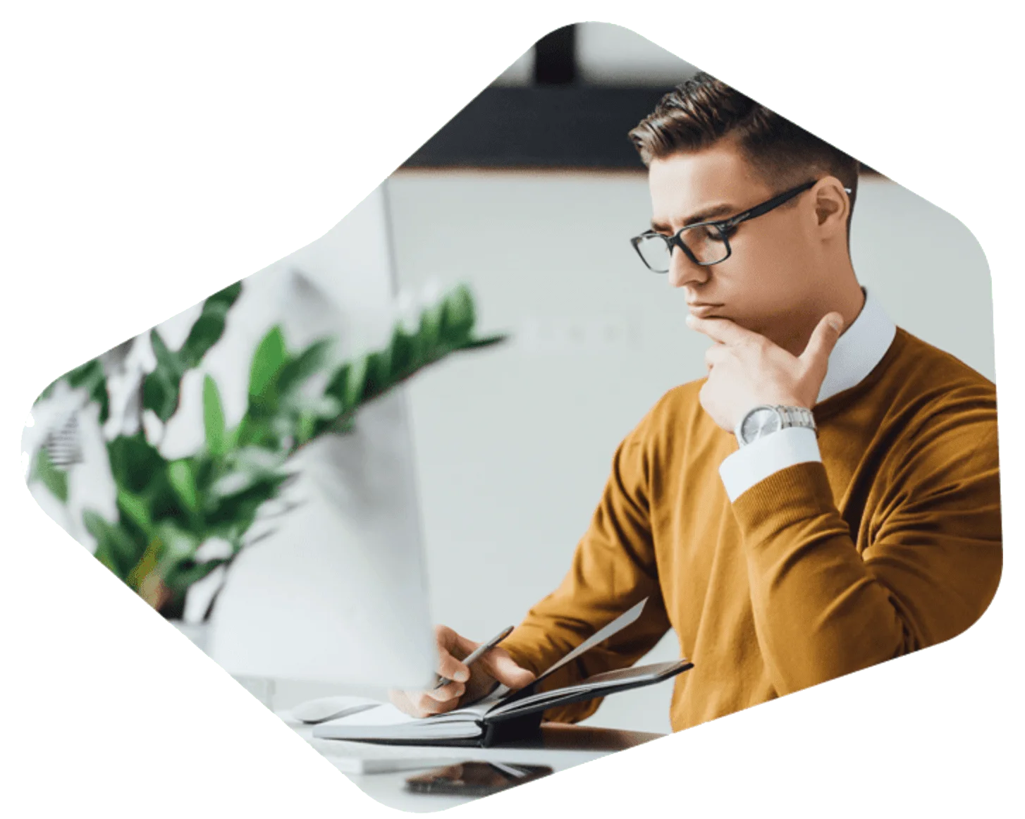 Profissional em reflexão estratégica